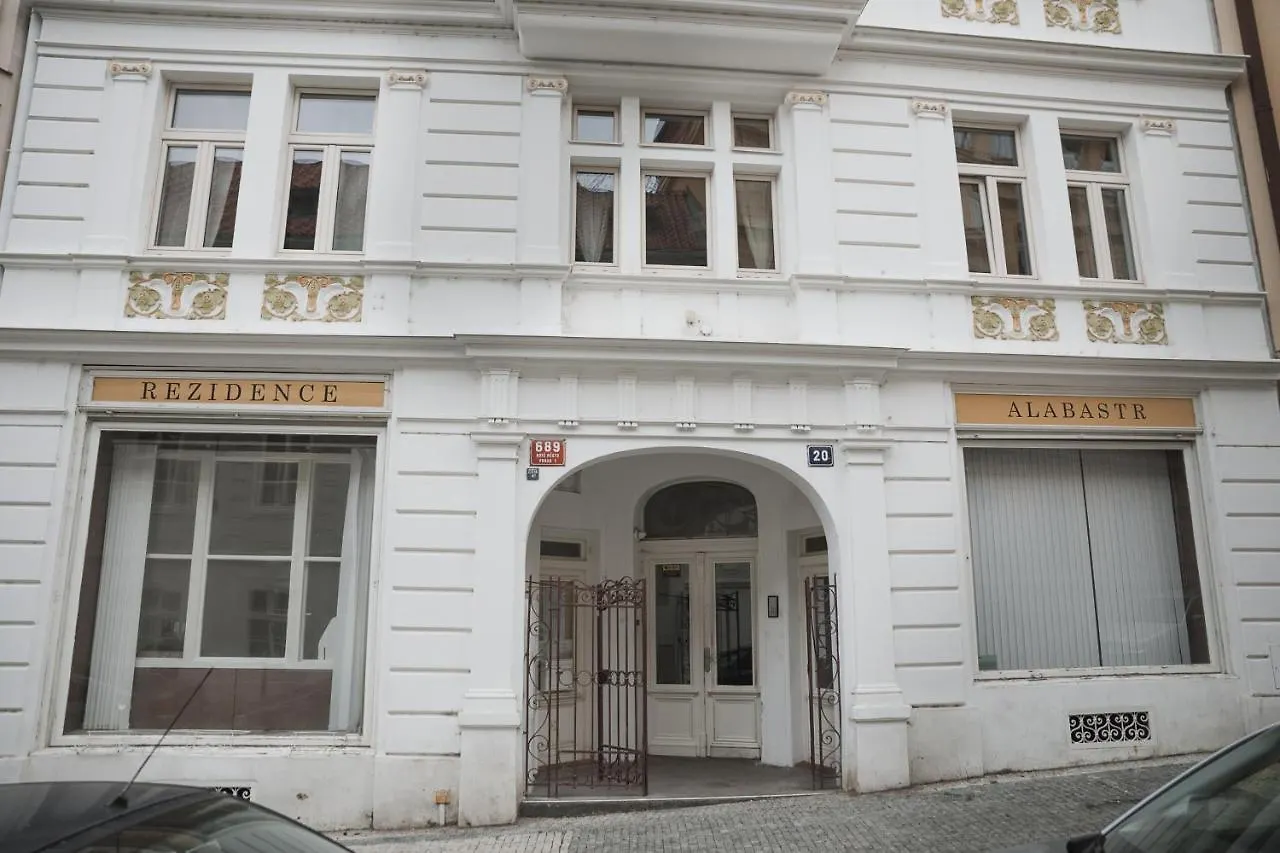 Skolska Winter Terrace Apartment Прага