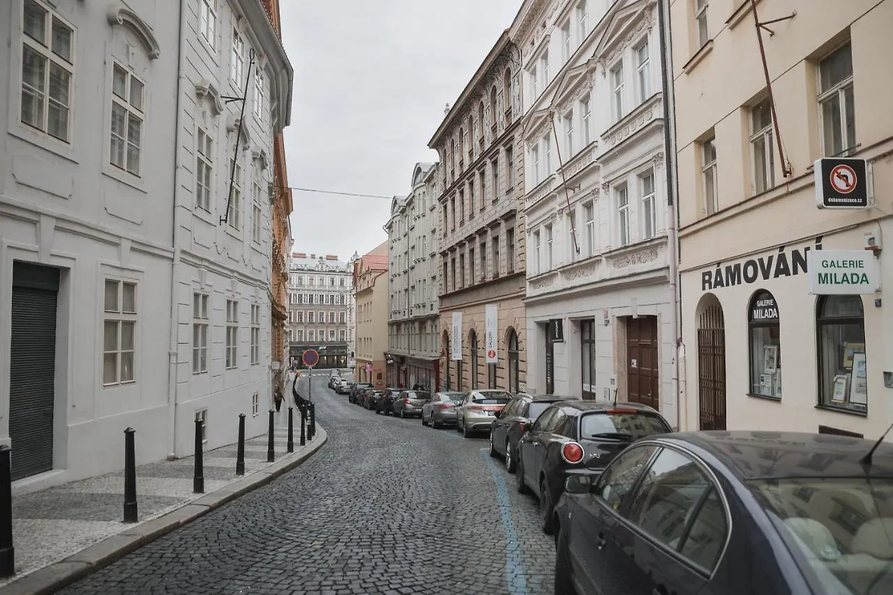Skolska Winter Terrace Apartment Прага